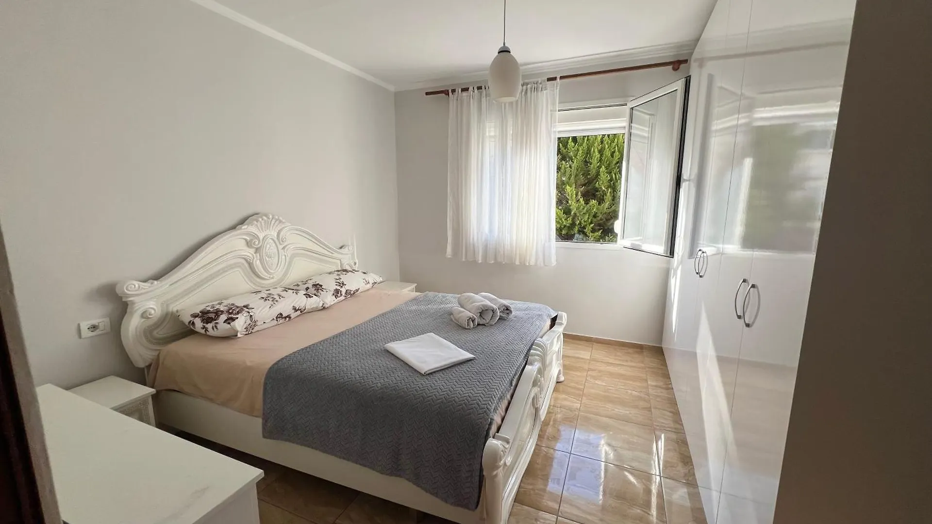 Tirana Art_Apartment 2 0*,